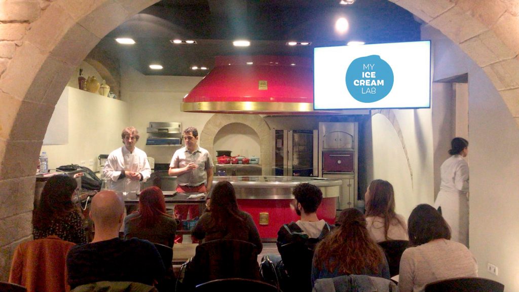 Foto de demostración de MyIceCreamLab en Escuela Hofmann Foto de demostración de MyIceCreamLab en Escuela Hofmann