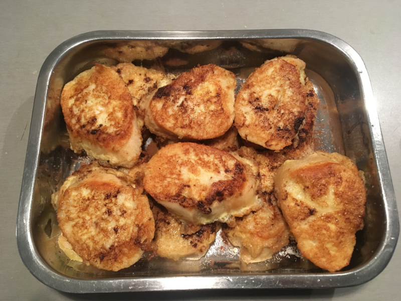 Foto de bandeja con torrijas